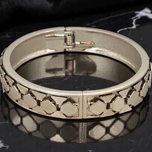 Vintage Silver Tone Hinged Geometric Honeycomb Link Pattern Bracelet Bangle